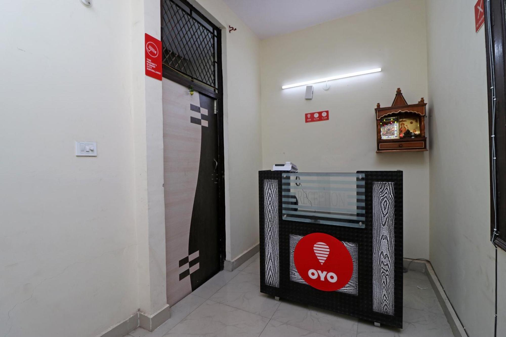 Oyo Triage Home Stay Ноида Екстериор снимка