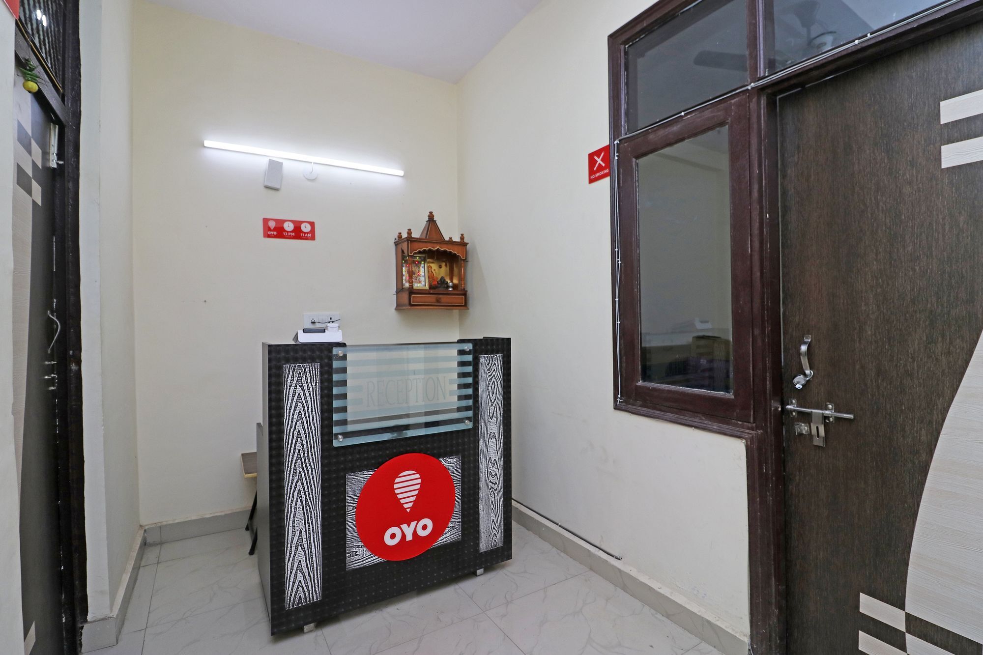 Oyo Triage Home Stay Ноида Екстериор снимка